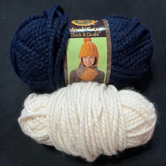 Lion Brand Wool-Ease Thick & Quick yarn - cream, navy - Picture 1 of 1